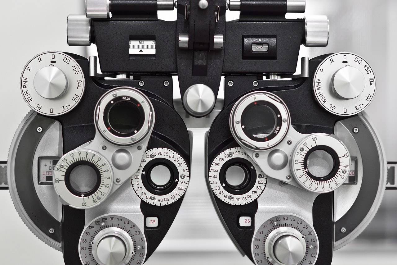 technology phoropter frontal clear