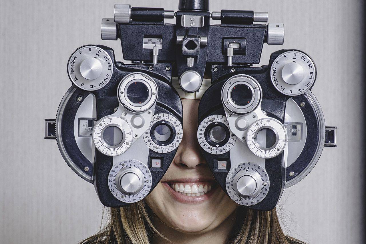 girl eye exam2 bkground sm